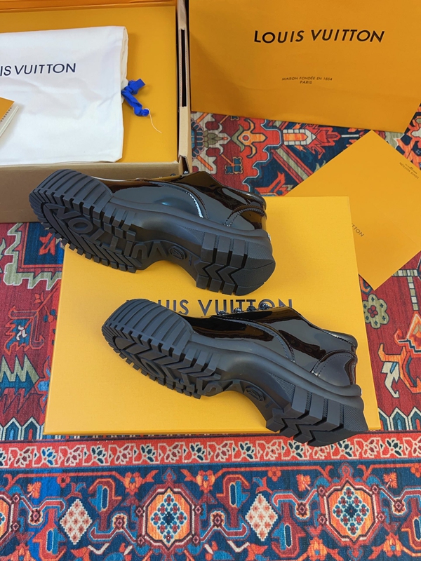 ルイヴィトン靴側面デザイン